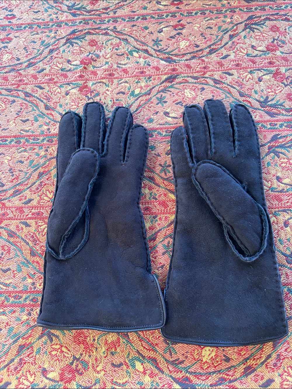 Overland Sheepskin lined women’s gloves - Picture 2 of 3